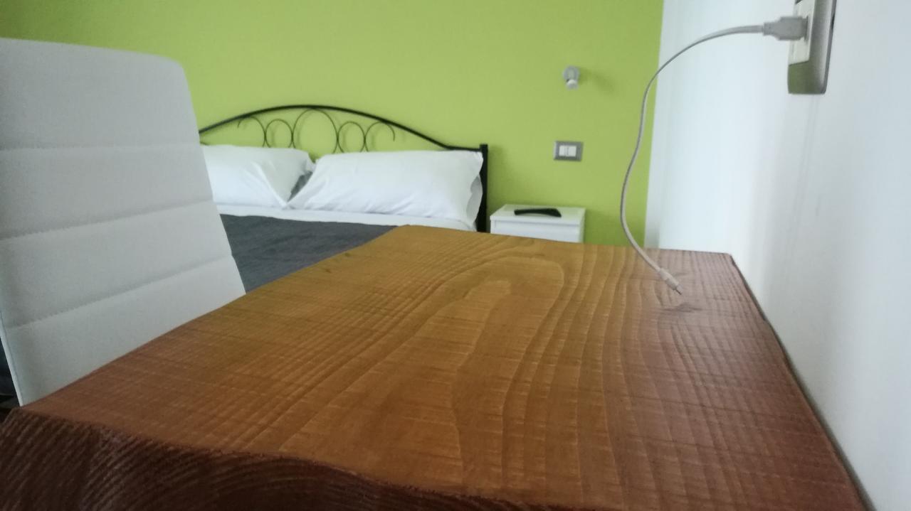 Bonsai Bed & Breakfast Fiumicino Bagian luar foto